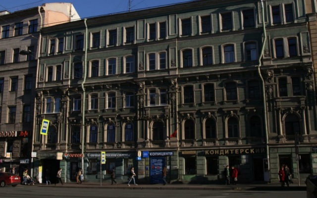 Black & White Na 1-Y Krasnoarmeyskoy Apart-hotel