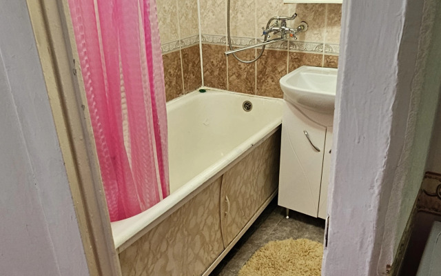 Na Oktyabryskoy Flat