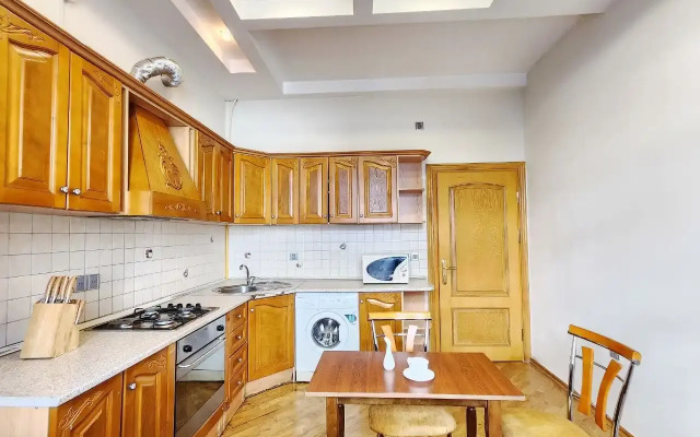 F1 View in Boulevard 4 Apartments
