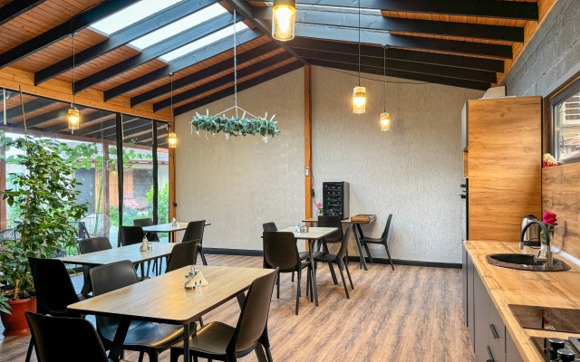 Oasis Apartment Hotel