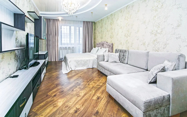 3-bedroom on Derzhinskogo Avenue 22 Center Apartments