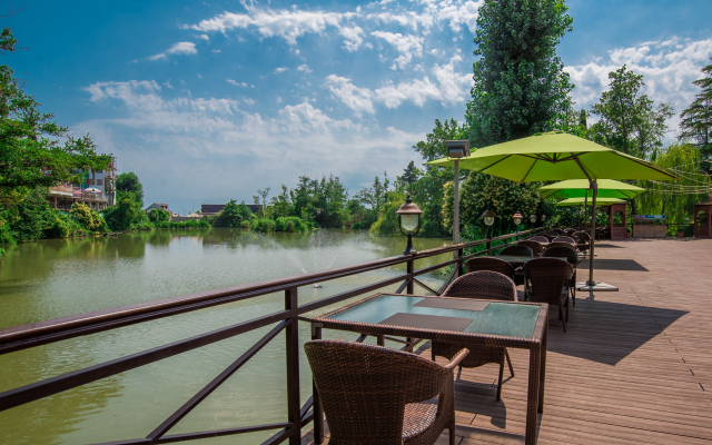 Ozero Divnoe Park-hotel