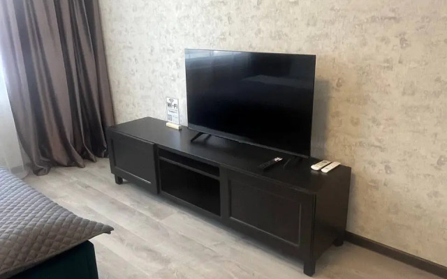 Flat Uyutnaya Kvartira V Novom Dome