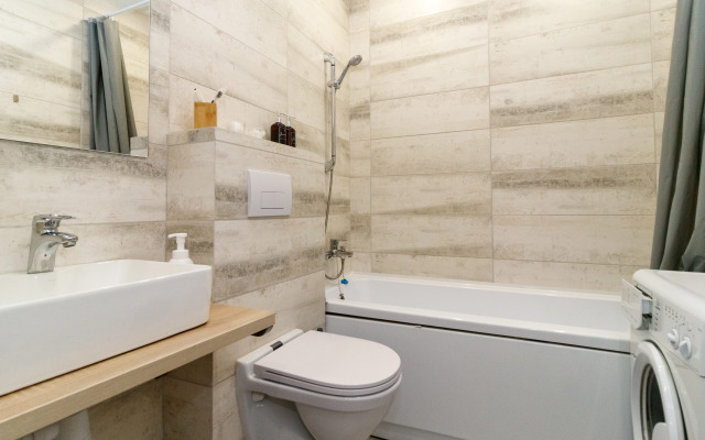 Квартира уютная у озера в тени соснового парка