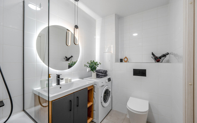 Yevro-2 U Metro Lesnaya Flat