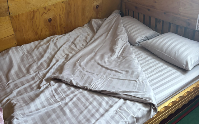 U Dyadi Sashi Guest house