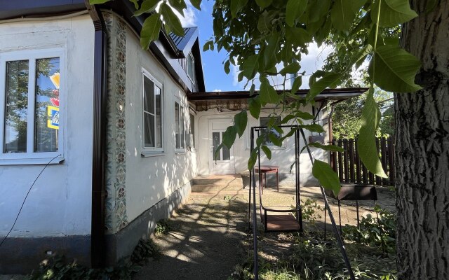 Vblizi Termalnykh Istochnikov Private house