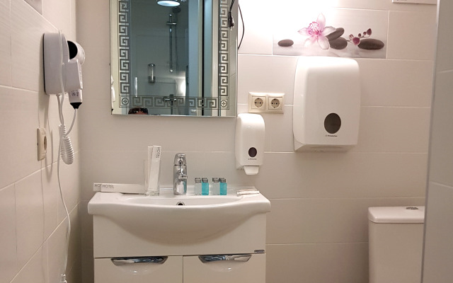Plutus Hotel