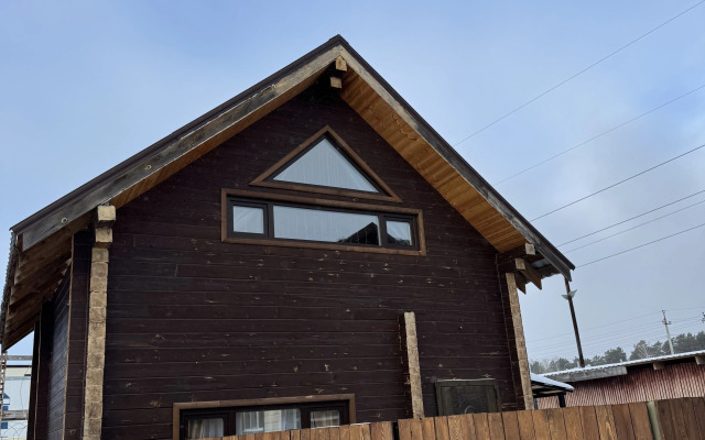 Uyutny Derevyanny Domik U Reki Private House