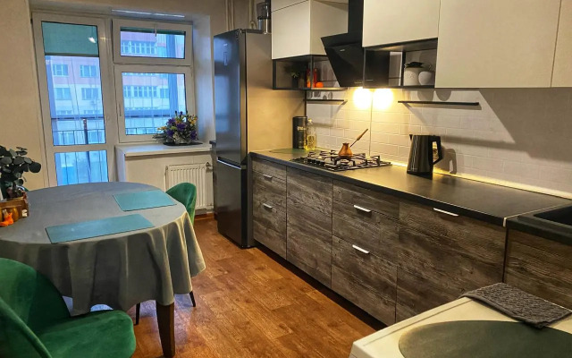 Na Narodnoy Flat