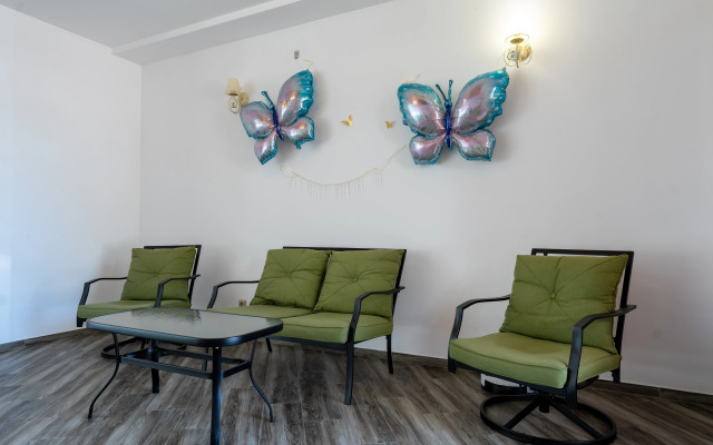 Nikos Guest House