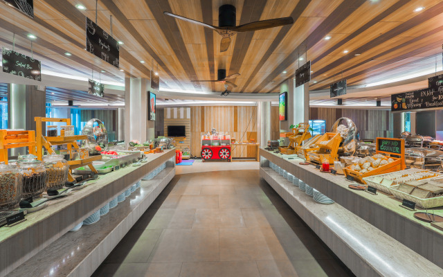 Holiday Inn Resort Phuket Karon Beach by IHG