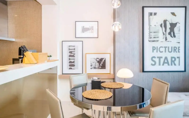Paramount Tower 1 BR Apartments
