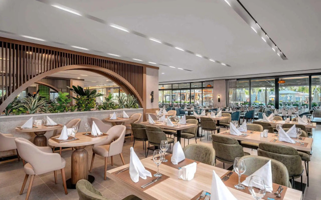 Отель Vox Maris Resort