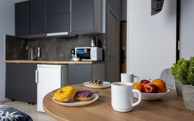 Likehome Life  Spartak Dvizhenie Trekhmestnaya Studiya S Kukhney Apartment