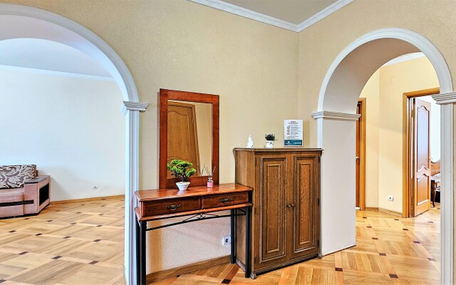Dobry Dom ryadom s Tsvetnym Bulvarom Apartments
