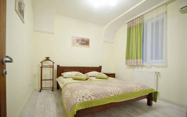 Apartments on Chekhov Street Heart of Yalta 2