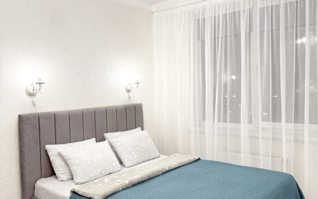 U Kremlya I Chashi Flat