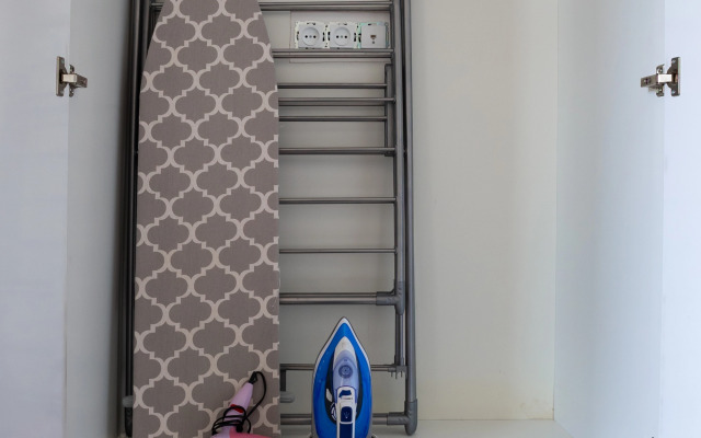 KeyGo #0026, 1 Bedroom, Next To English Park Apartments