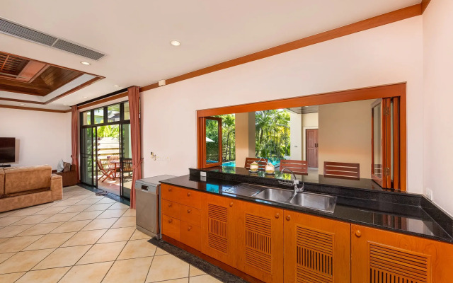 Traditional Thai 2BR in Baan Bua Estate Villa