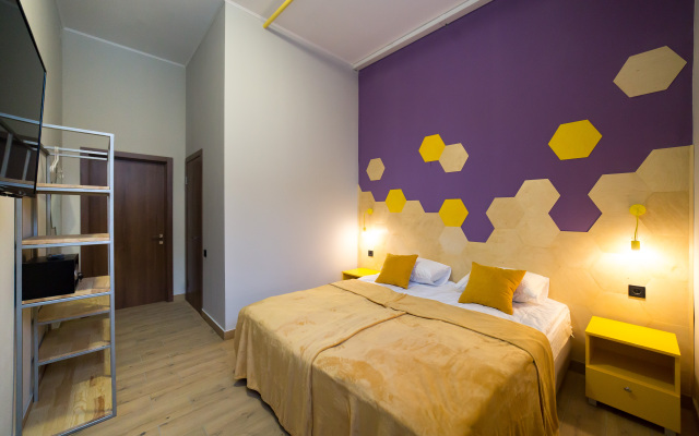 Bee Station Hotel