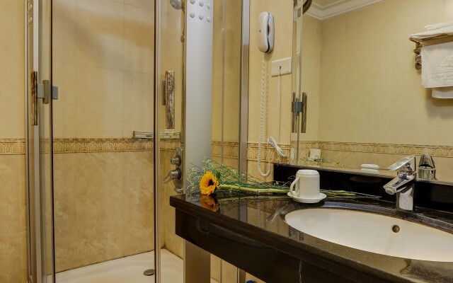 Hanoi La Storia Hotel