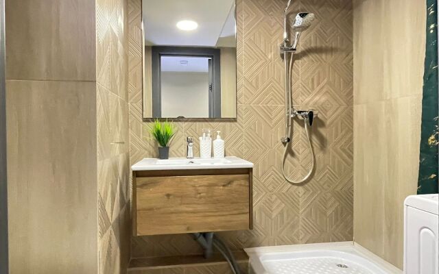 Uyutnye Sovremennye Vmestitelnye Apartamenty 615 Apartments