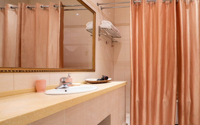 Azhur Classic Mini-Hotel