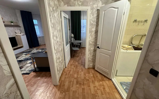 Bulvar Molodezhi 11 Flat