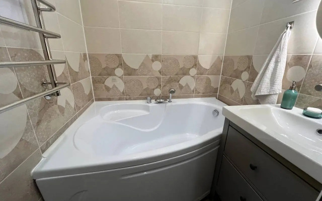 Квартира Уютная Двухкомнатная в Центре Города