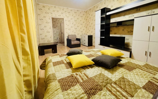 Квартира Уютная евродвушка около метро и разводным мостом