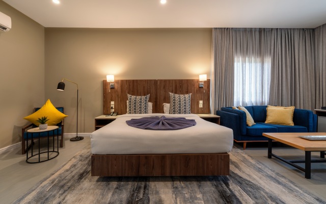 Central Hotel- Ridge