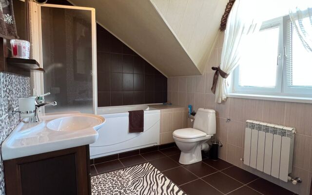 Orel-Izumrud Guest House