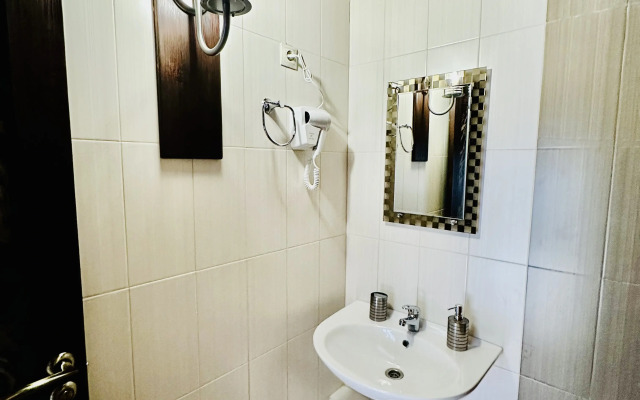 Na Alanskoy, 25 "pentkhaus" Flat