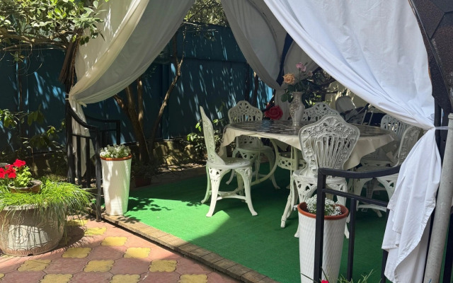 L' Etual Guest House