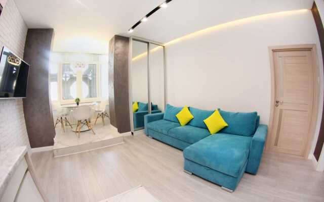 Dvukhkomnatnye Ryadom S Trts Mega Apartments