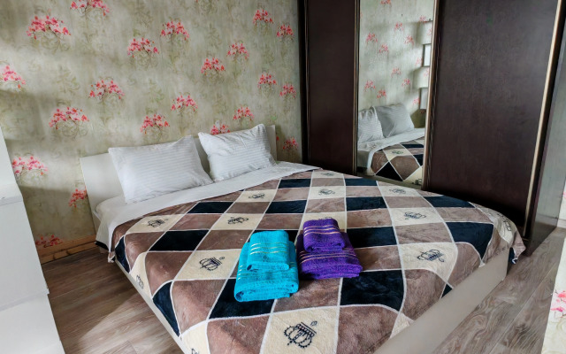 Uyutnaya Svetlaya Kvartira V Serdtse Mostovskogo Flat