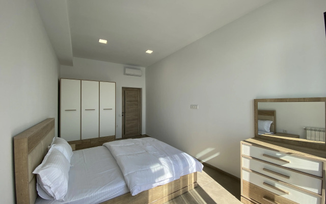 S Sovremennym Dizaynom Na Ulitse Kokhbatsi, Ko1617 Flat