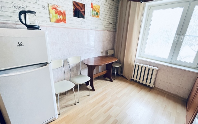 Tryohkomnatnye na Proletarskom Prospekte 17 Apartments