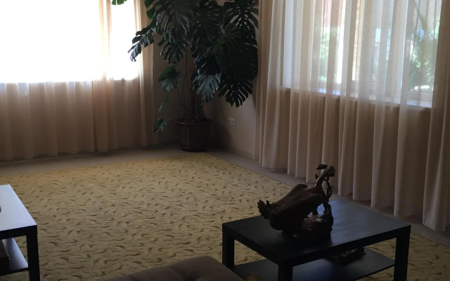 San-Mari Guest House