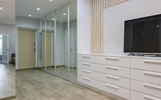 V Tsentre,lyuks Vmestimostyyu 6 Chelovek Apartments