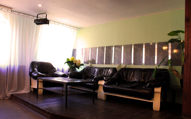 Pomestye Ampiala Hotel