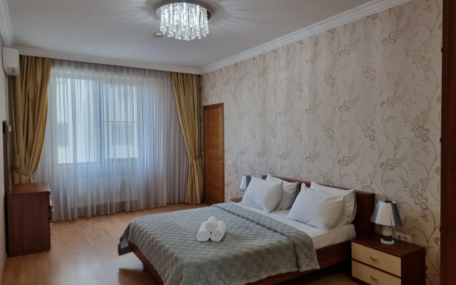 Isr Lux Apartments