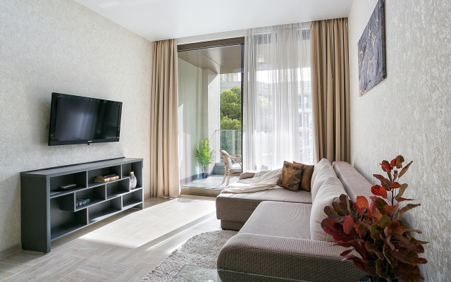 Sky Plaza Apartments