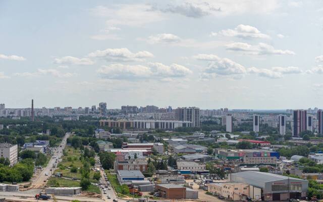 Stilnaya i svetlaya ryadom s Megoy i Ippodromom Flat