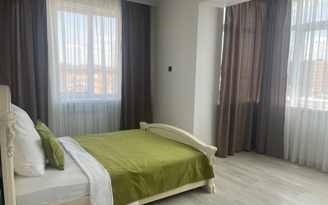 Квартира Просторная на Курсантов Кировцев