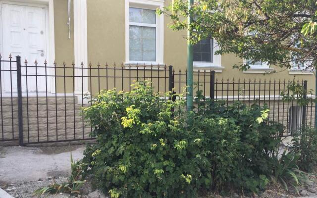 Апартаменты на улице Шмидта