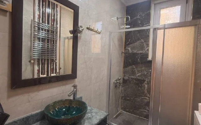 3BR Apt 4AC Balcony 5 Min to Metro Apartments