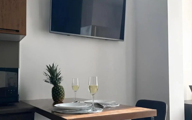 Апартаменты с кроватью и панорамными окнами, с 13 по 15 этаж