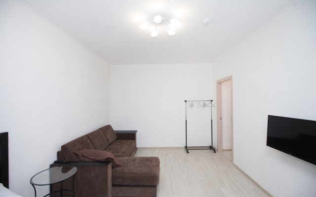 Varshavskoye Shosse 100k1 Flat